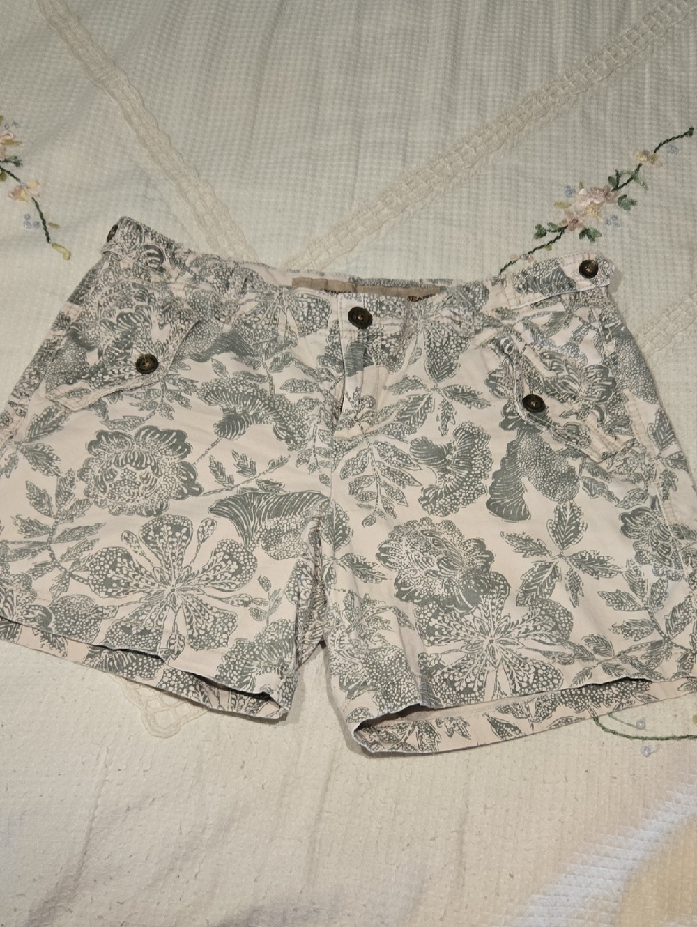 Women’s Floral Print Cotton Shorts - Gray/ Green And Cream